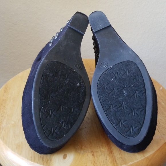 Kardashian Kollection Wedge - Picture 5 of 5